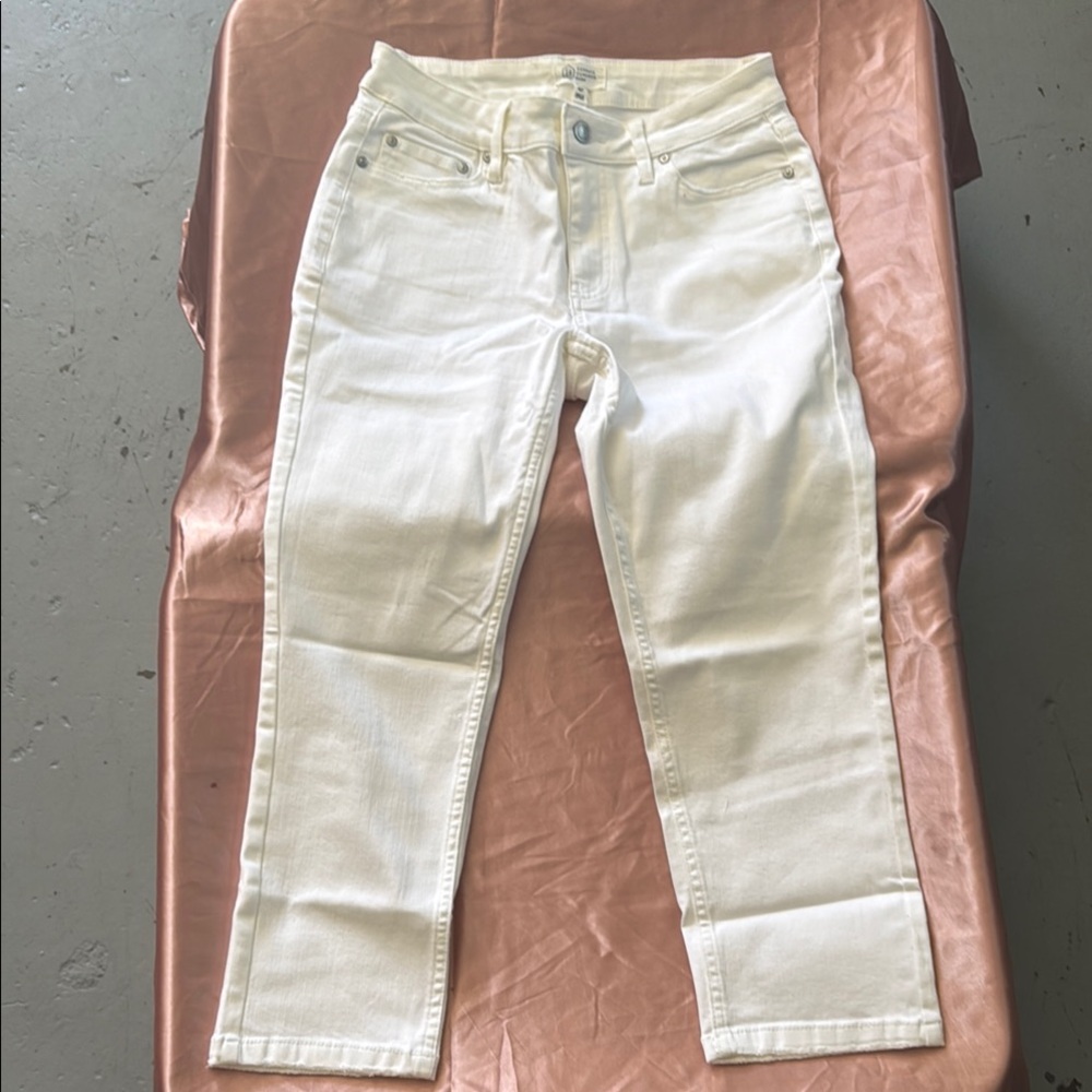 Candace Cameron Bure Ankle Cropped Jeans in Classic White